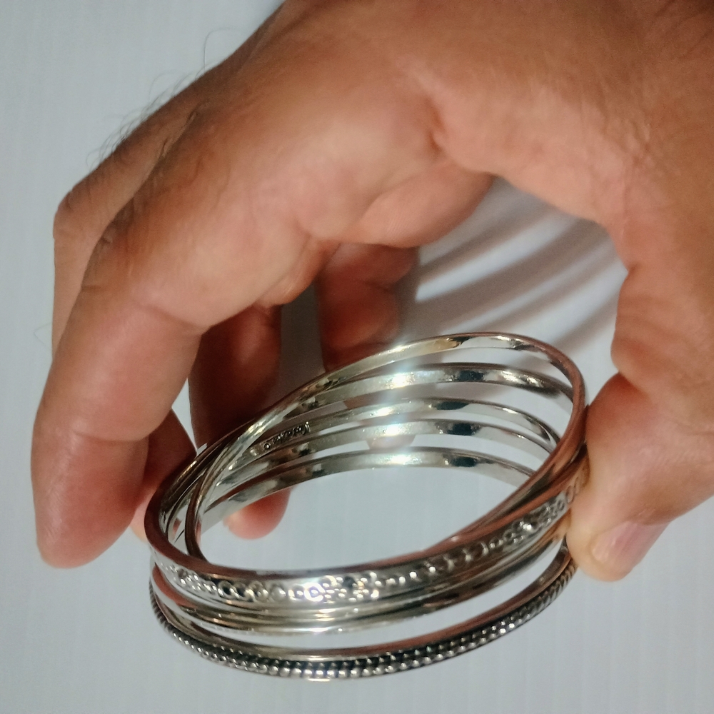 Elegant Silver Bangle Set - Picture 5 of 10